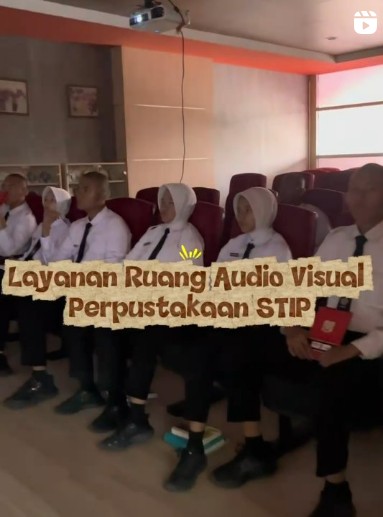 perpustakaan-stip-belajar-berkumpul-dan-nonton-bareng